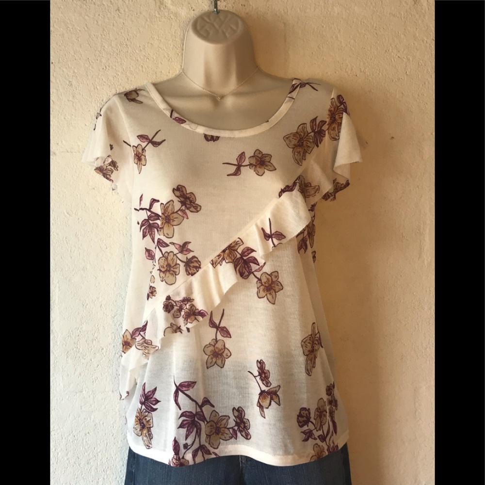 🌸Wallflower Dressy Floral Top Sz Medium